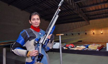 La tiradora obtuvo la medalla de bronce en rifle a 50 metros en tres posiciones y se emocionó al hablar de lo que significa ganar una medalla en su provincia. La tiradora obtuvo la medalla de bronce en rifle a 50 metros en tres posiciones y se emocionó al hablar de lo que significa ganar una medalla en su provincia.