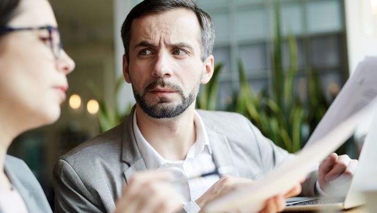 La frase que nunca deberías decirle a tu jefe, según la Inteligencia Artificial