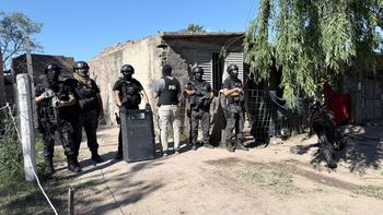 Josefina: detienen a dos hombres por microtráfico tras allanamientos en Barrio Acapulco