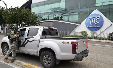 El canal TC de Guayaquil (Ecuador) fue tomado este martes por delincuentes armados. El canal TC de Guayaquil (Ecuador) fue tomado este martes por delincuentes armados.
