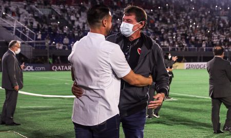El Club Atlético Colón igualó con Olimpia, quedó segundo en su grupo de la Copa Conmebol Libertadores, y Julio César Falcioni pidió que no se repitan los errores arbitrales de esta noche, que privaron a su equipo de ganar en suelo guaraní.