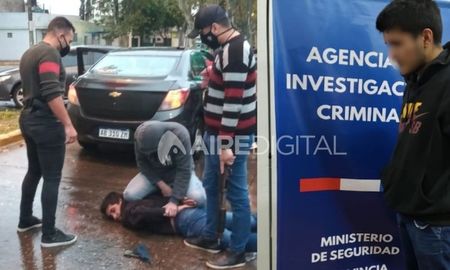 Lucas E. cayó el lunes a las 16.20 en el marco de un operativo cerrojo montado en Corrientes y Uriburu. Lo buscaban desde enero. Lucas E. cayó el lunes a las 16.20 en el marco de un operativo cerrojo montado en Corrientes y Uriburu. Lo buscaban desde enero.