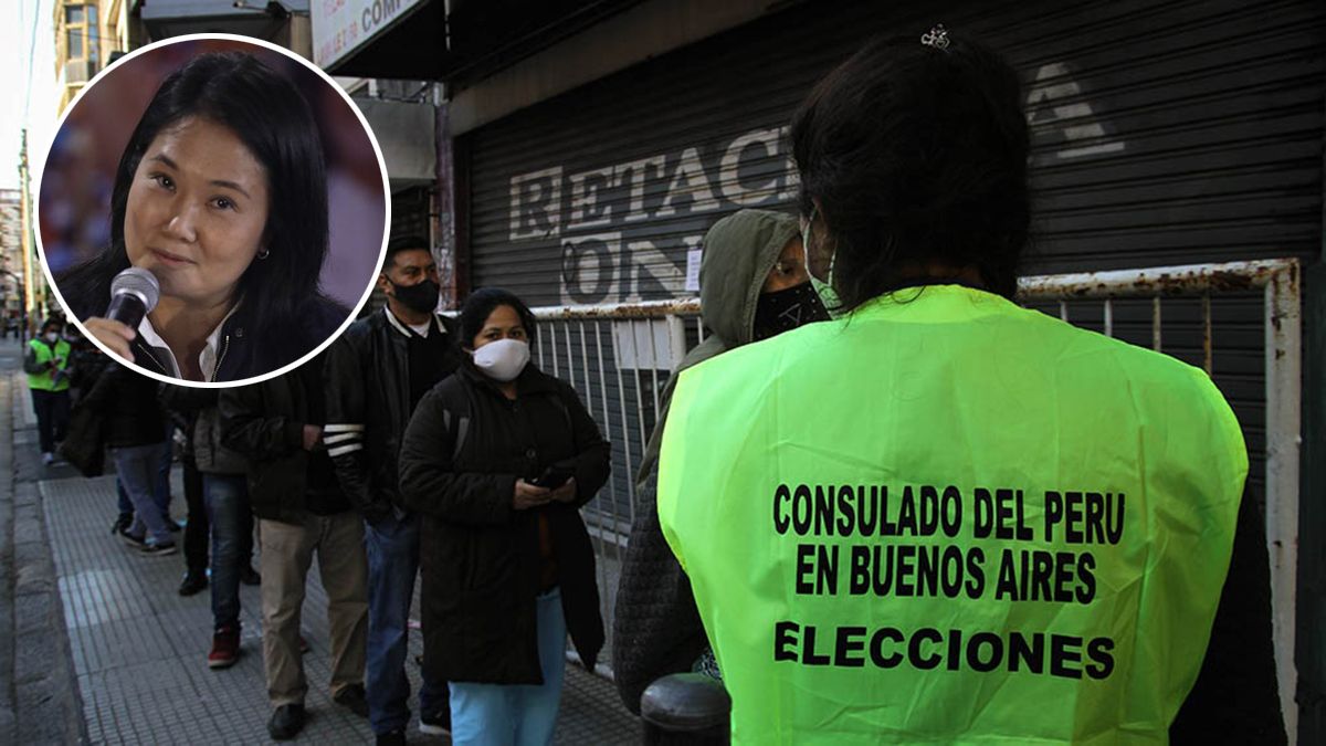 Peruanos votando en Argentina para definir la elección presidencial en su país.