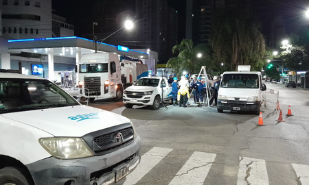 Personal de ASSA inspecciona el estado de la cloaca máxima de Bulevar. Personal de ASSA inspecciona el estado de la cloaca máxima de Bulevar.