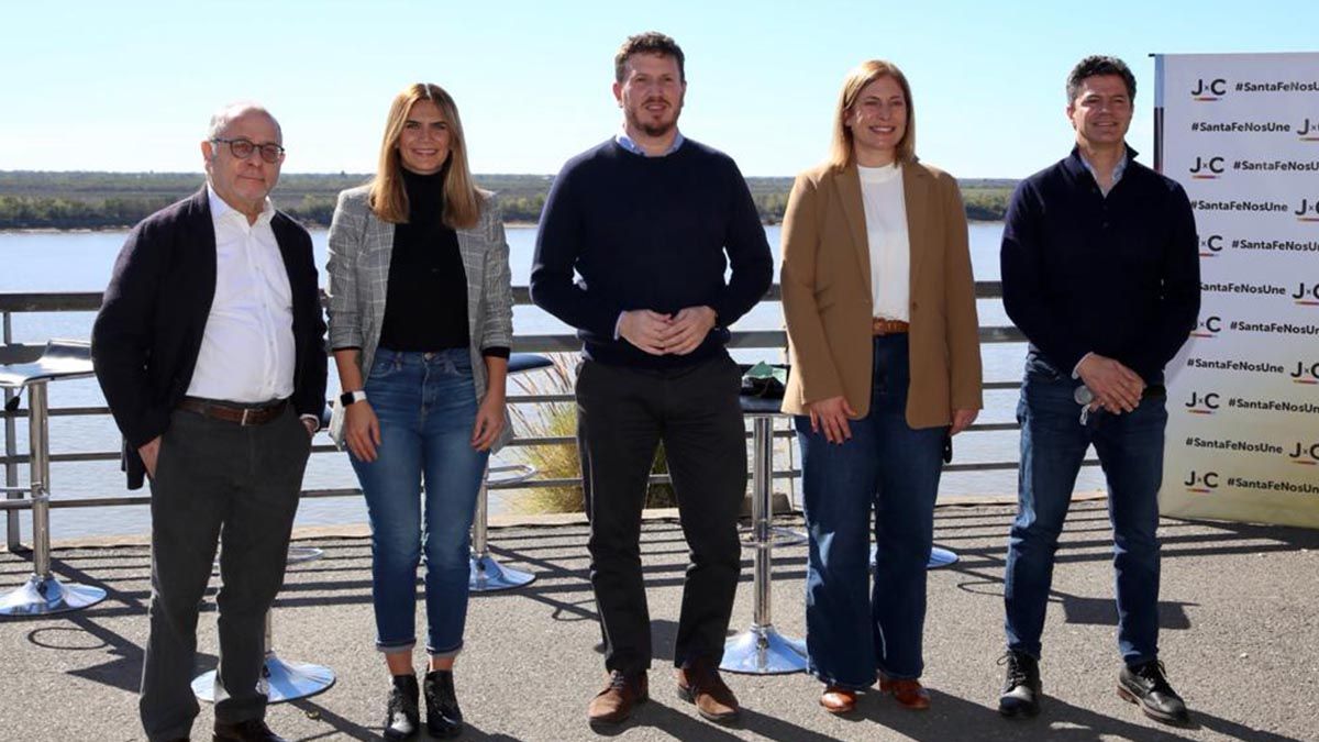 Los precandidatos de Juntos por el Cambio. A senadores: Federico Angelini y Amalia Granata. A diputados: Luciano Laspina