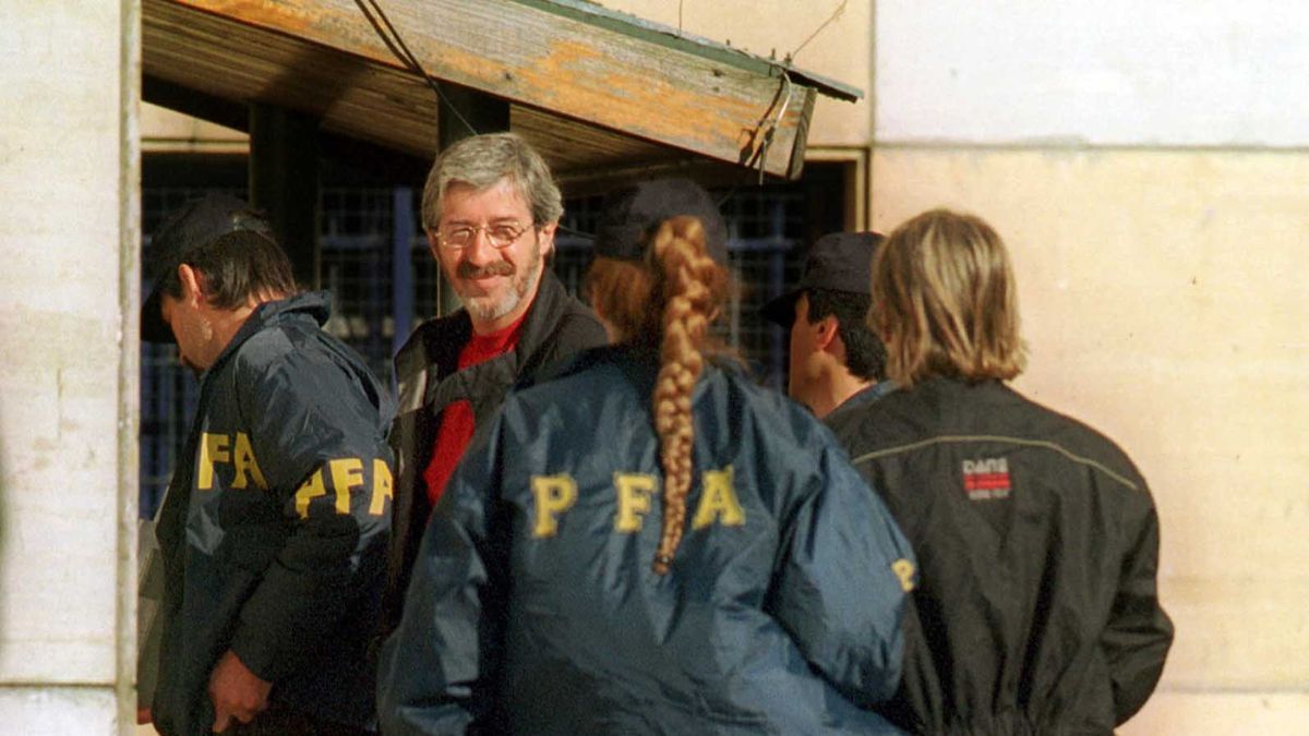 Los jueces de la Corte Suprema resolvieronconfirmar la sentencia apelada “en cuanto declaró la extradición de LeonardoBertulazzi a la República de Italia” para cumplir la condena.