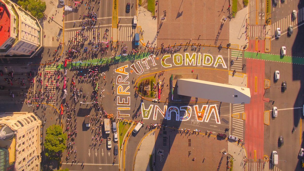 El lema es la mesa que faltaba.