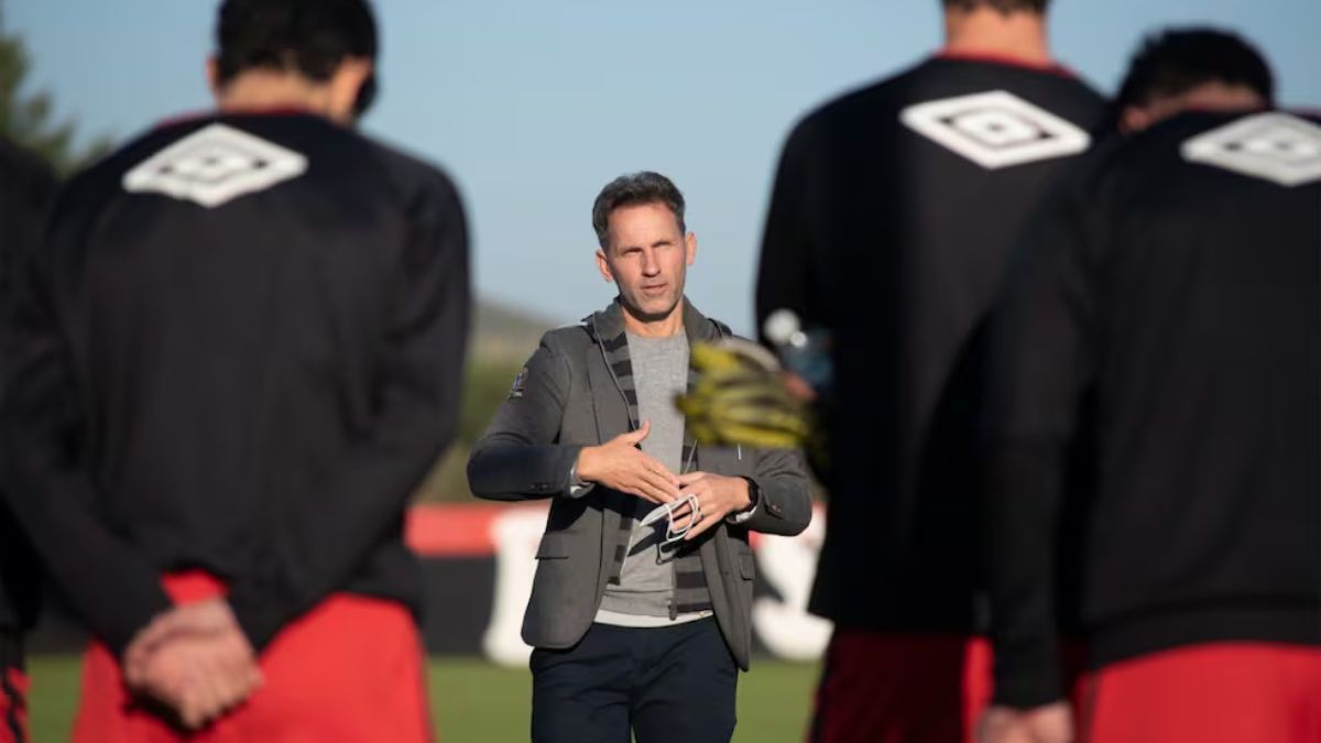 Lucas Bernardi será el nuevo director técnico hasta el final del campeonato.