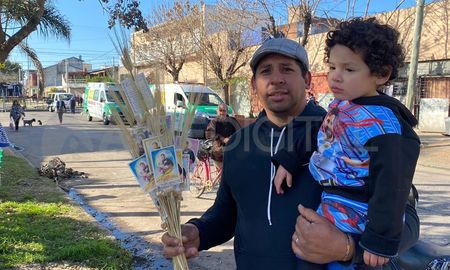 Los fieles se acercaron a la parroquia para agradecer y llevar sus intenciones al patrono. Los fieles se acercaron a la parroquia para agradecer y llevar sus intenciones al patrono.