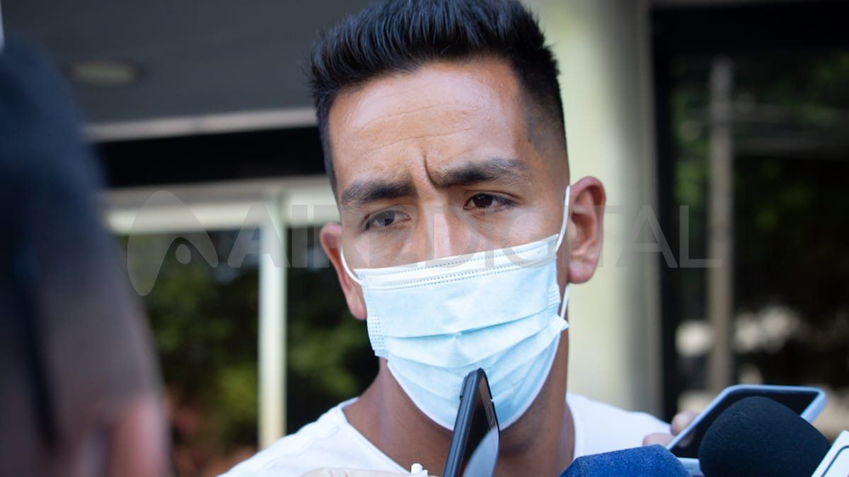 El ex arquero de Patronato Matías Ibañez llegó hoy a Santa Fe y se suma al plantel que dirige Julio César Falcioni.