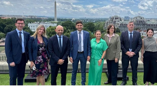 La primera etapa de la misión de Santa Fe en Estados Unidos se desarrolla en Washington. Luego, continuará en Nueva York.