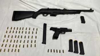 Allanamientos en el Gran Rosario: secuestran armas, drogas y una millonaria suma de dinero