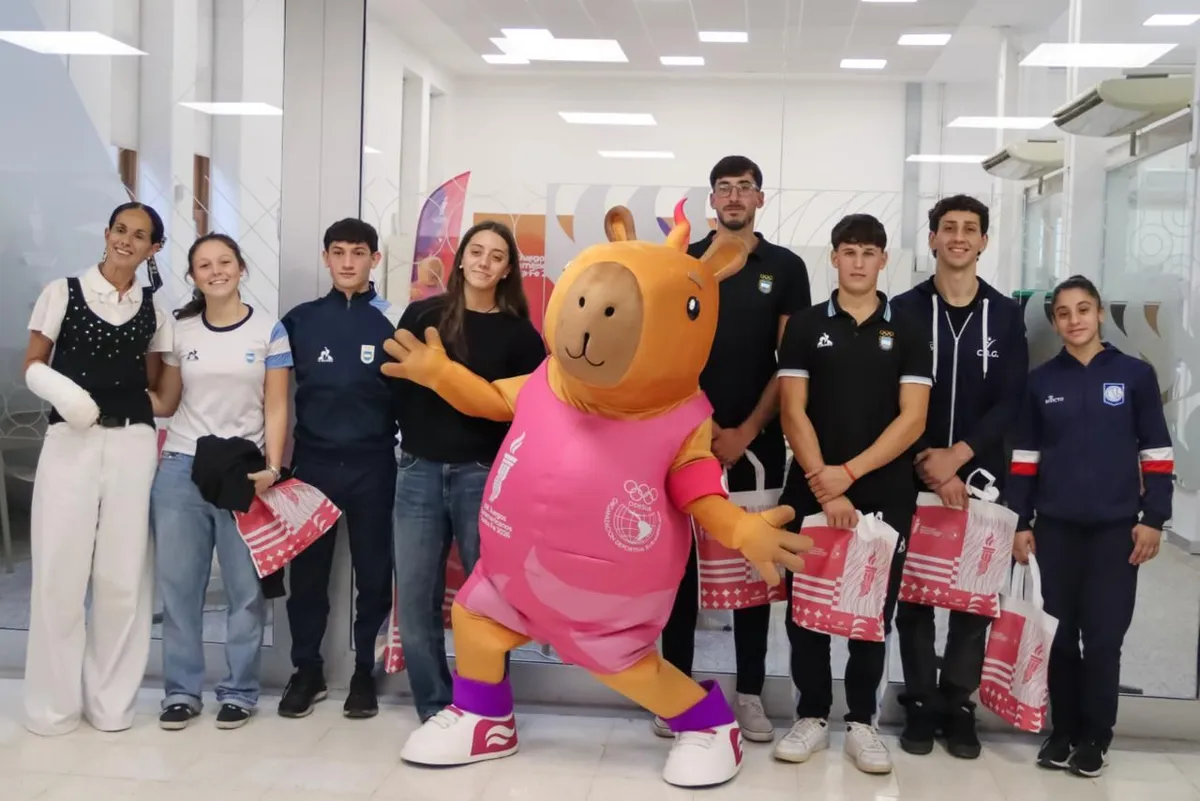 Con el objetivo de continuar brindando apoyo a deportistas santafesinos que competirán en los Juegos Suramericanos 2026, el Gobierno de la Provincia entregó becas por un total de $ 81 millones a 27 atletas locales que representarán a la Argentina.