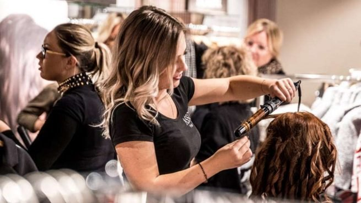 Las peluquerías, salones de belleza y barberías han evolucionado notablemente en los últimos años. Actualmente se ofrecen servicios unisex especializados, que rinden culto a la estética y cuidado personal.