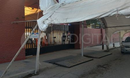 El vacunatorio de La Esquina Encendida se encuentra cerrado este lunes. El vacunatorio de La Esquina Encendida se encuentra cerrado este lunes.