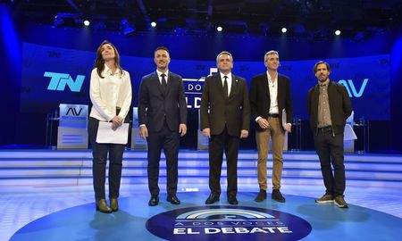 Victoria Villarruel, Agustín Rossi, Luis Petri, Nicolás del Caño y Florencio Randazzo lanzaron críticas cruzadas y plantearon sus propuestas en el primer debate de vices. Victoria Villarruel, Agustín Rossi, Luis Petri, Nicolás del Caño y Florencio Randazzo lanzaron críticas cruzadas y plantearon sus propuestas en el primer debate de vices.