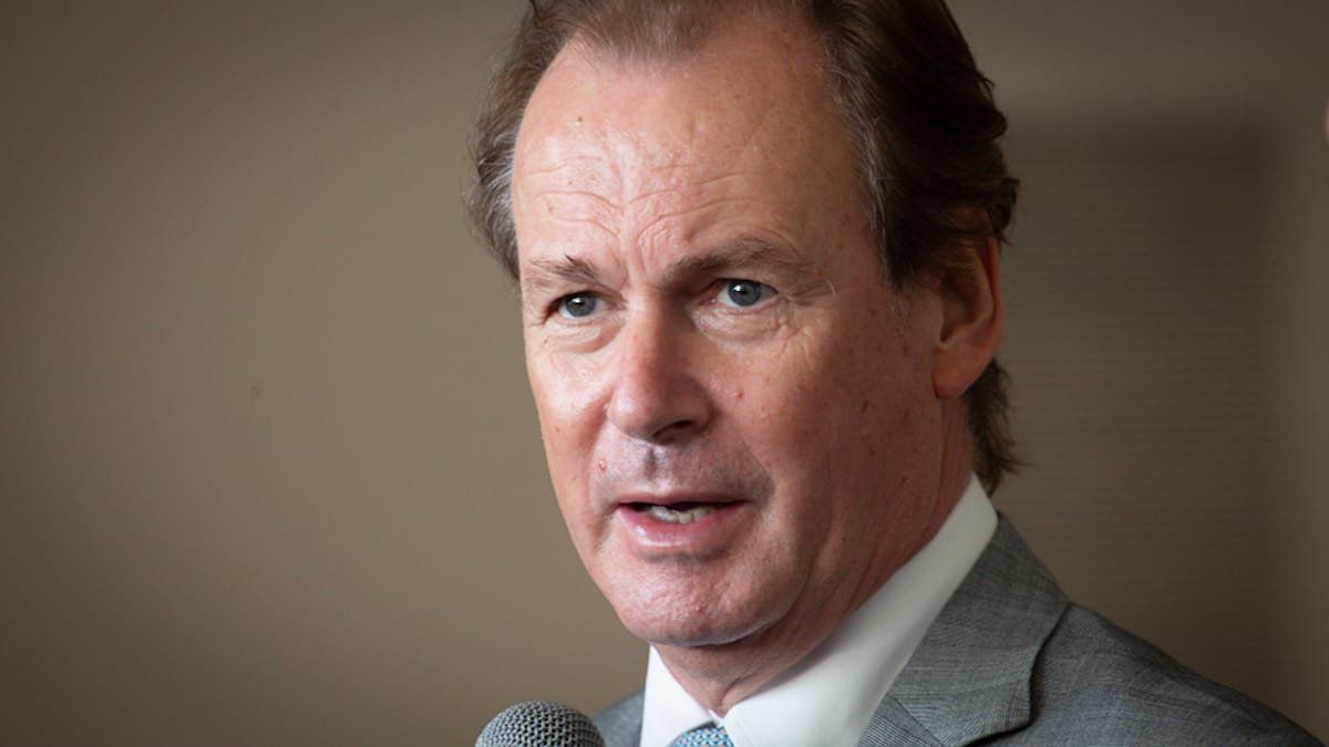 Gustavo Bordet asegura que no firmó el pedido y que ni siquiera acompañará la petición contra los miembros de la Corte.