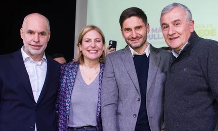 El jefe de Gobierno porteño y precandidato a presidente de la Nación por Juntos por el Cambio (JxC), Horacio Rodríguez Larreta se refirió a las elecciones primarias, abiertas, simultáneas y obligatorias (Paso) de la provincia de Santa Fe. El jefe de Gobierno porteño y precandidato a presidente de la Nación por Juntos por el Cambio (JxC), Horacio Rodríguez Larreta se refirió a las elecciones primarias, abiertas, simultáneas y obligatorias (Paso) de la provincia de Santa Fe.