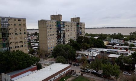 La realidad es que los vecinos no pueden hacer frente al abultado importe que demanda el arreglo de un ascensor: dos millones de pesos. La realidad es que los vecinos no pueden hacer frente al abultado importe que demanda el arreglo de un ascensor: dos millones de pesos.
