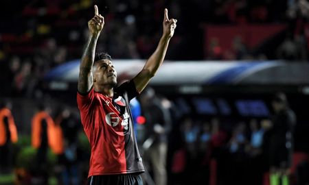 Wilson Morelo y su típico festejo de gol. Wilson Morelo y su típico festejo de gol.