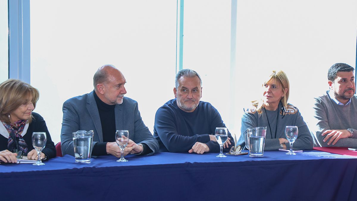 El gobernador Peortti les pidió a sus candidatos "comunicar bien" la gestión y lo realizado en materia de obras públicas y de infraestructura. El gobernador Peortti les pidió a sus candidatos "comunicar bien" la gestión y lo realizado en materia de obras públicas y de infraestructura.