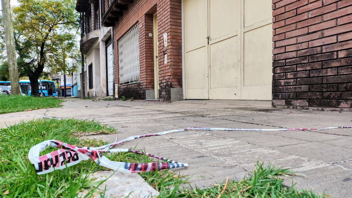 Un hombre fue asesinado de un balazo en la vía pública durante la noche de este martes en Rosario﻿.