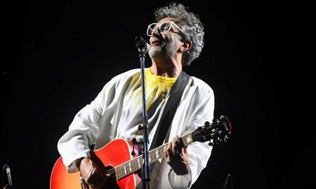 Fito Páez convocó una multitud de personas en el Monumento a la Bandera. Fito Páez convocó una multitud de personas en el Monumento a la Bandera.