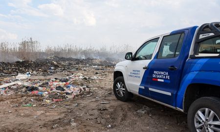 El gobierno provincial intervino el basural de Coronda ya que el Municipio no presentó el plan de mitigación del mismo. El gobierno provincial intervino el basural de Coronda ya que el Municipio no presentó el plan de mitigación del mismo.