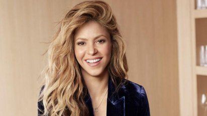 Shakira se quita el maquillaje y deja ver su rostro al natural