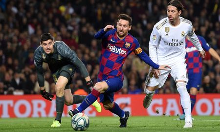 En las últimas dos ediciones de El Clásico, Barcelona empató y perdió ante Real Madrid por La Liga de España. En las últimas dos ediciones de El Clásico, Barcelona empató y perdió ante Real Madrid por La Liga de España.