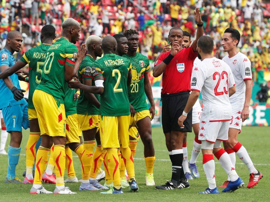 El árbitro del partido ente Túnez y Mali