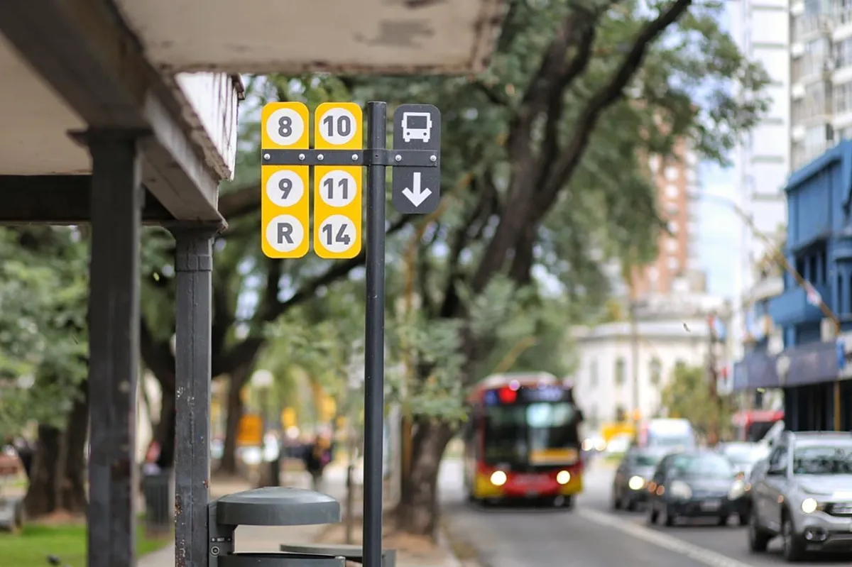 Este sábado habrá varios desvíos en los recorridos de diferentes líneas de colectivos. Este sábado habrá varios desvíos en los recorridos de diferentes líneas de colectivos.