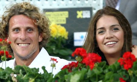 Zaira Nara y Diego Forlán se conocieron a través de Maxi López. Zaira Nara y Diego Forlán se conocieron a través de Maxi López.