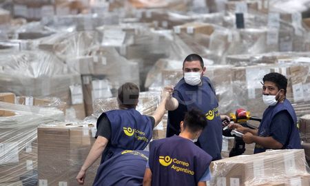 Un total de 104.419 urnas llegarán a los 17.533 locales de votación de todo el territorio nacional. Un total de 104.419 urnas llegarán a los 17.533 locales de votación de todo el territorio nacional.