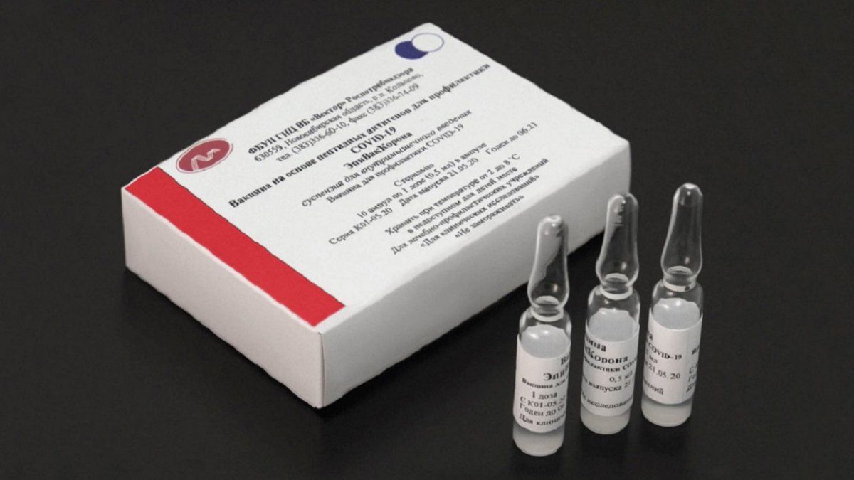 Dan de alta al último grupo de voluntarios que probó la vacuna rusa contra el coronavirus del centro Véctor