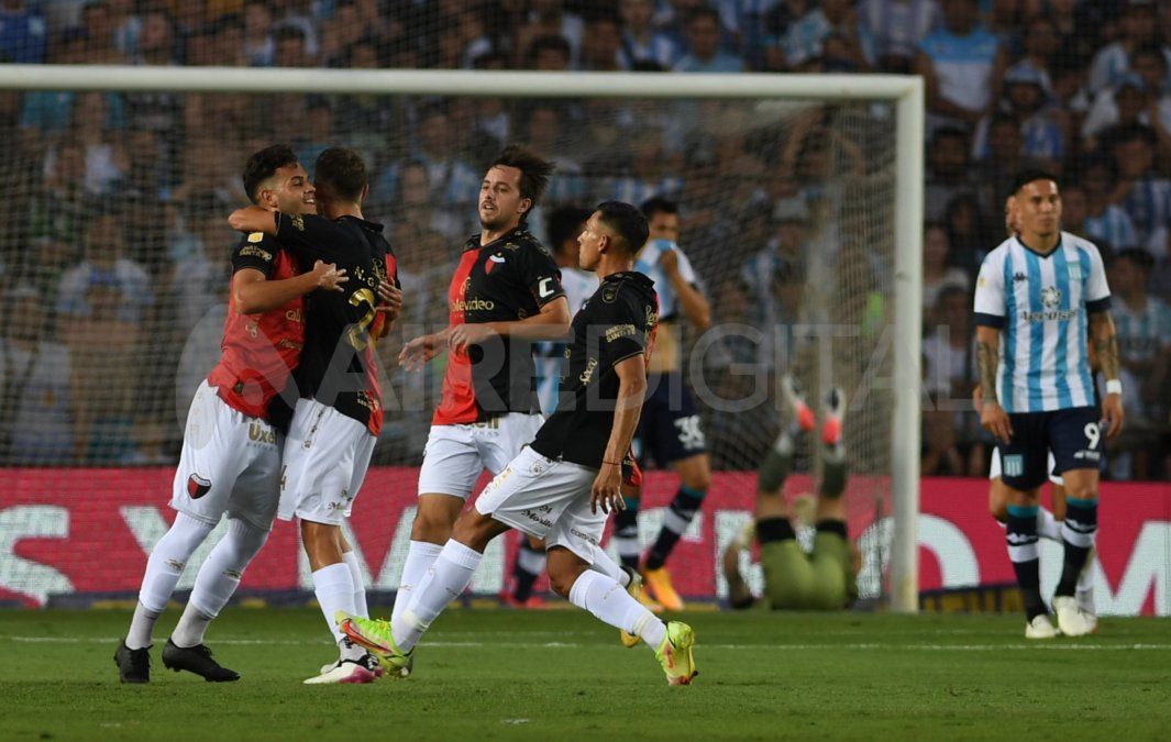 Después de dos derrotas en los últimos partidos como visitante, Colón venció a Racing en Avellaneda y dio una muestra de carácter.