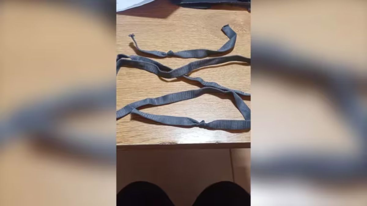 Los cordones con los que los niños fueron atados. Los cordones con los que los niños fueron atados.