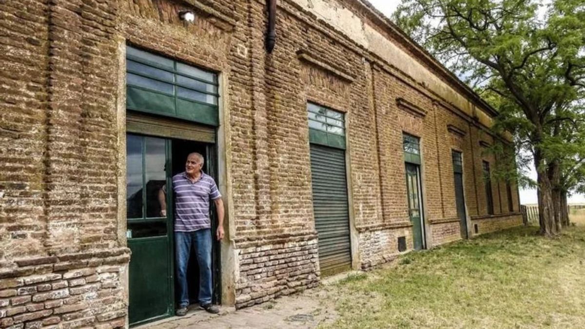 El pueblo fantasma en Buenos Aires que tiene un solo habitante con un almacén que resistió el paso del tiempo