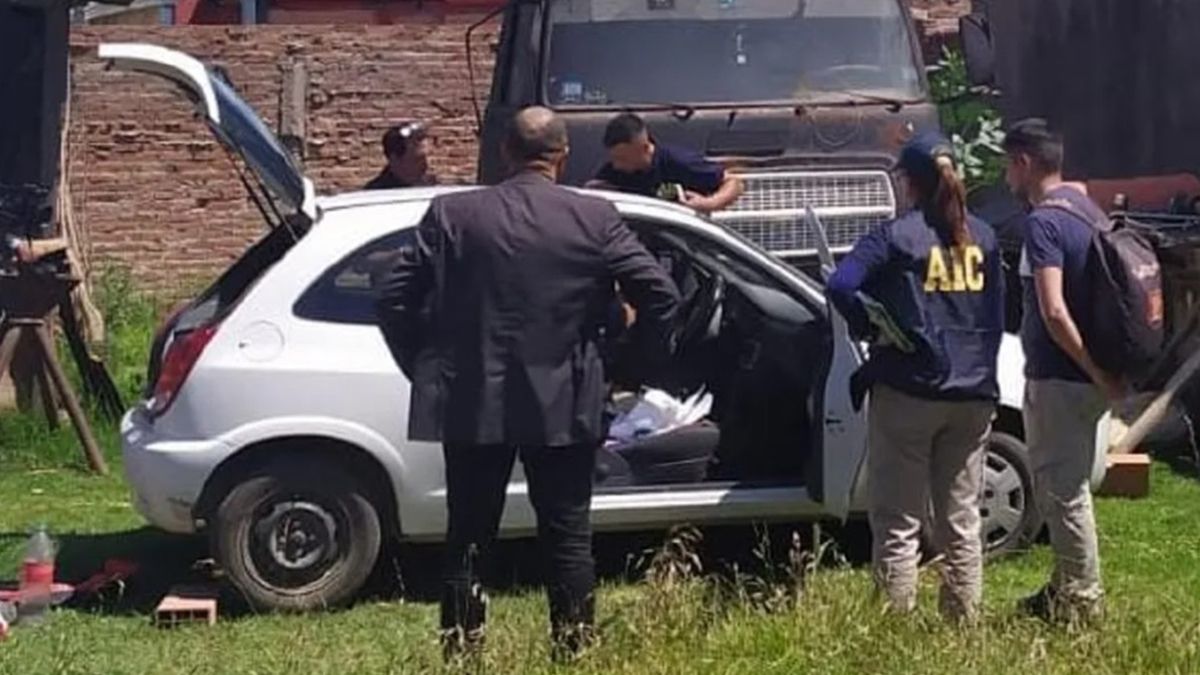 El Suzuki Fun que fue utilizado para cargar las bolsas con dinero fue decomisado.