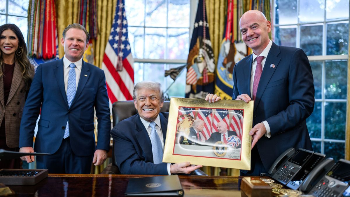 Junto a Donald Trump, el presidente de la FIFA, Gianni Infantino, anunció el Junto a Donald Trump, el presidente de la FIFA, Gianni Infantino, anunció el