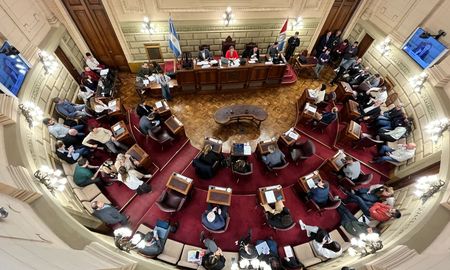 Este jueves y tras un nuevo cruce entre el oficialismo y la oposición, culminó la labor de la comisión de Régimen Municipal, Derecho a la ciudad y Ordenamiento territorial de la Convención del 25. Este jueves y tras un nuevo cruce entre el oficialismo y la oposición, culminó la labor de la comisión de Régimen Municipal, Derecho a la ciudad y Ordenamiento territorial de la Convención del 25.