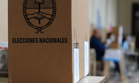 El Código Nacional Electoral fija las penalidades correspondientes. El Código Nacional Electoral fija las penalidades correspondientes.