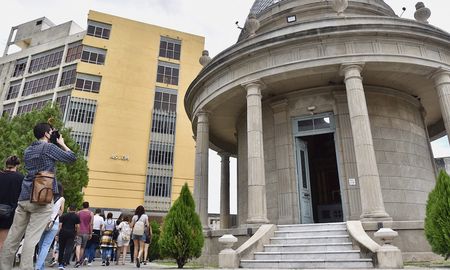 Este viernes, en el cementerio de la ciudad de Santa Fe no existen ni siquiera guardias mínimas debido al paro de Asoem. Este viernes, en el cementerio de la ciudad de Santa Fe no existen ni siquiera guardias mínimas debido al paro de Asoem.