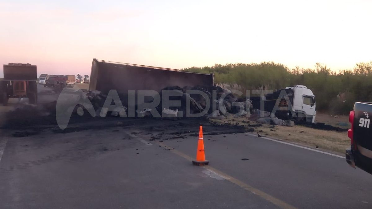 Dos camiones chocaron sobre la Ruta Nacional N° 34.