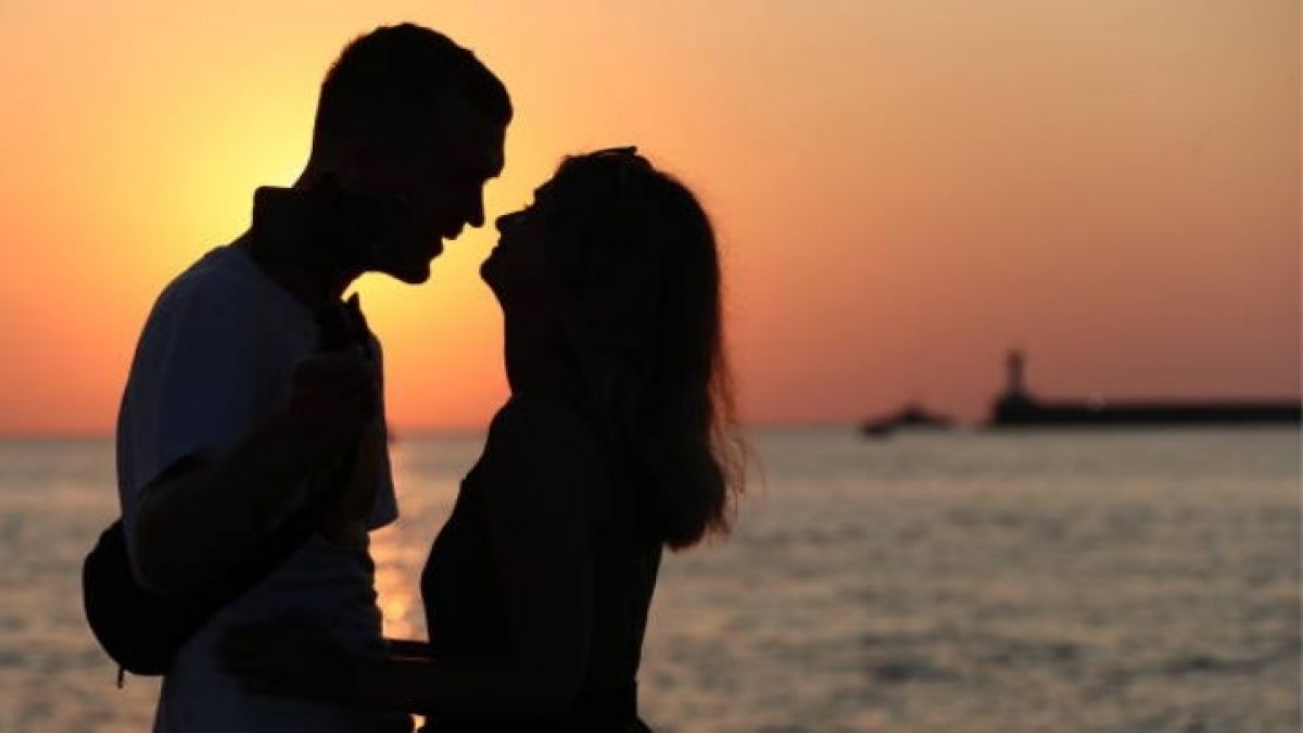 Los signos del zodiaco que conocerán a alguien este fin de semana