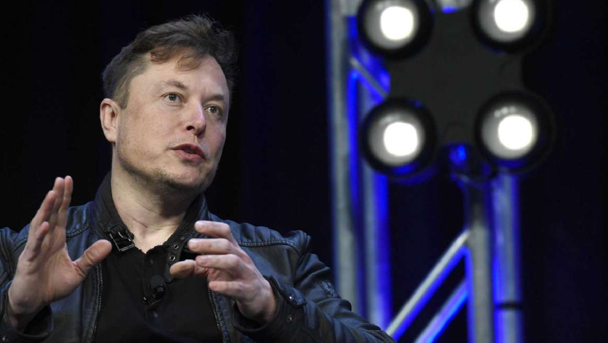 El multimillonario estadounidense afirm&oacute; que SpaceX comenzar&iacute;a a poner en &oacute;rbita sat&eacute;lites y otros cargamentos a bordo del mega cohete para 2023.