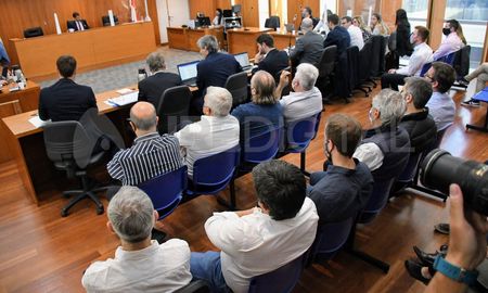En la audiencia del jueves, la fiscalía tiene previsto solicitar más medidas cautelares contra los imputados, como la prisión preventiva y nuevos embargos. En la audiencia del jueves, la fiscalía tiene previsto solicitar más medidas cautelares contra los imputados, como la prisión preventiva y nuevos embargos.