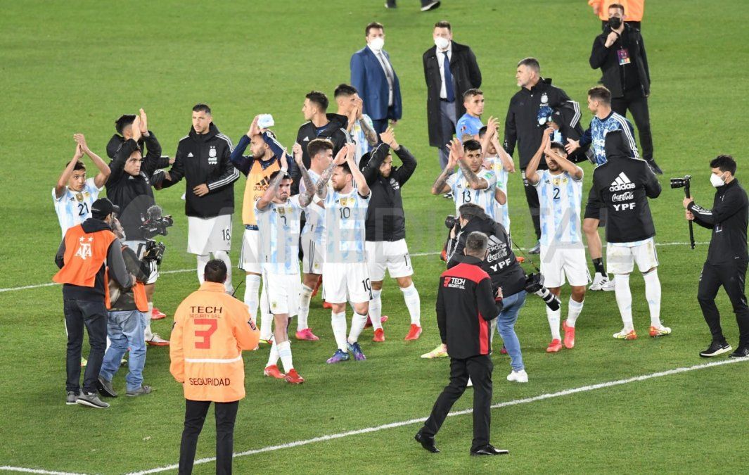 Argentina no recibió tarjetas amarillas y tendrá plantel completo ante Perú