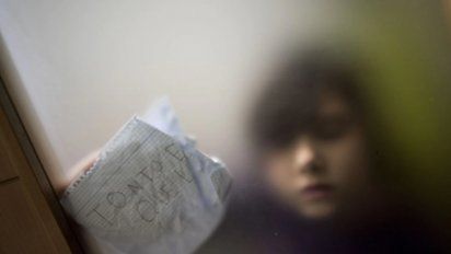 Tiene 12 años, sufre acoso escolar y pidió ayuda con una carta: Siento que me voy a morir