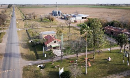 El Fondo de Electrificación Rural busca abastecer de energía a pequeñas localidades rurales de la provincia. El Fondo de Electrificación Rural busca abastecer de energía a pequeñas localidades rurales de la provincia.